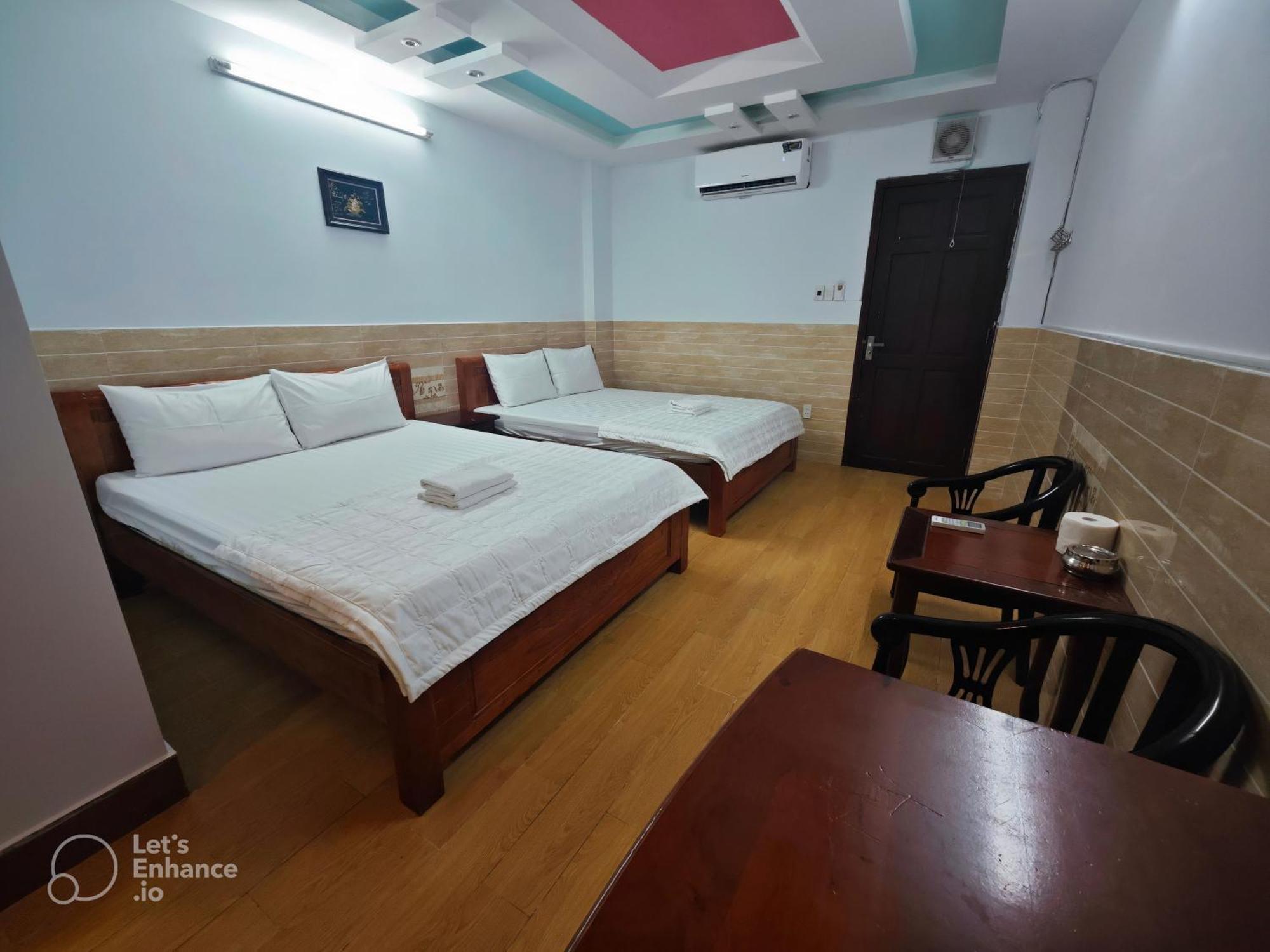 Khach San Nhu Y Ho Chi Minh City