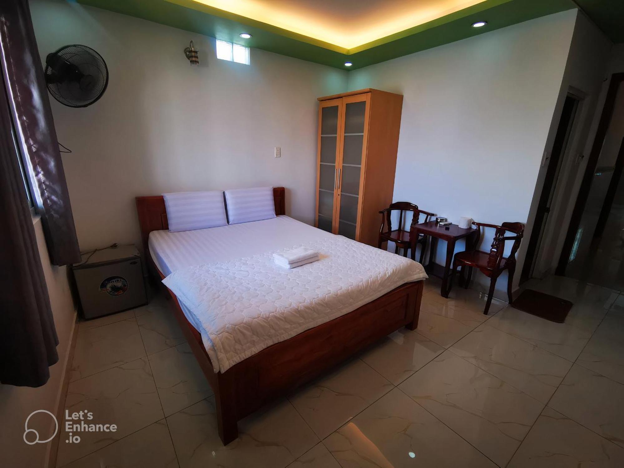 Khach San Nhu Y Hotel *