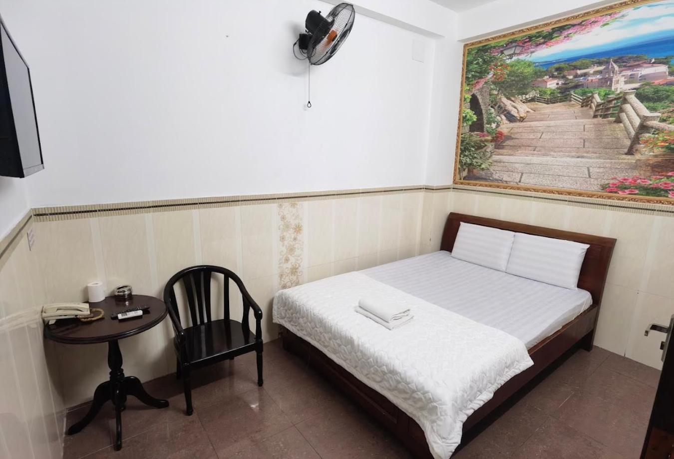 Khach San Nhu Y Hotel